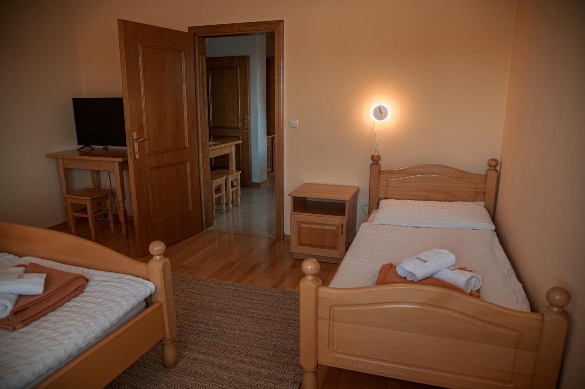 Rooms And Apartments Panker Moravske Toplice Bagian luar foto